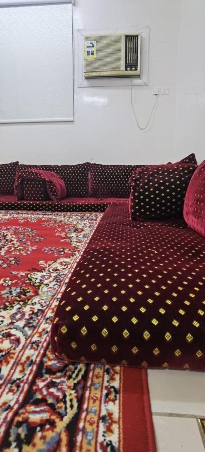 شقة عائلية -ليست فندقية- 8 دقائق بالسيارة للحرم أو قباء - Medina Eksteriør bilde